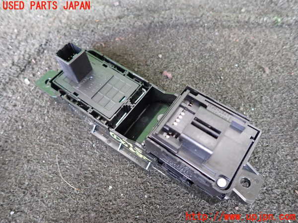 1UPJ-28976306]ヴェゼル ハイブリッド(e：HEV)(RV5)スイッチ1 (電動パーキング他) 中古_m0002.jpg