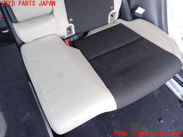 5UPJ-28977175]ヴェゼル ハイブリッド(e：HEV)(RV5)左2列目シート 中古_m0003.jpg