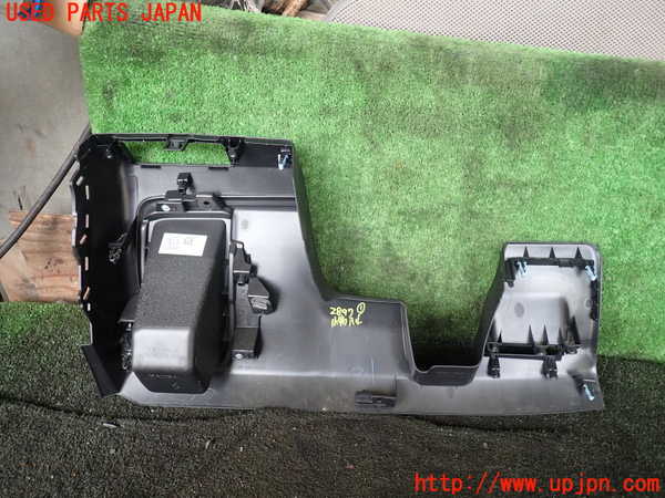 1UPJ-28977841]ヴェゼル ハイブリッド(e：HEV)(RV5)小物入れ1 中古_m0003.jpg
