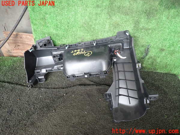 1UPJ-28977842]ヴェゼル ハイブリッド(e：HEV)(RV5)小物入れ2 中古_m0003.jpg