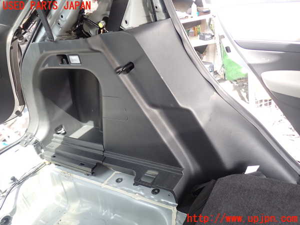 1UPJ-28977680]ヴェゼル ハイブリッド(e：HEV)(RV5)左リアピラートリム 中古_m0001.jpg
