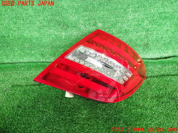 2UPJ-29001530]ベンツ C200 ステーションワゴン(204248)右テールランプ 中古 S204_m0001.jpg