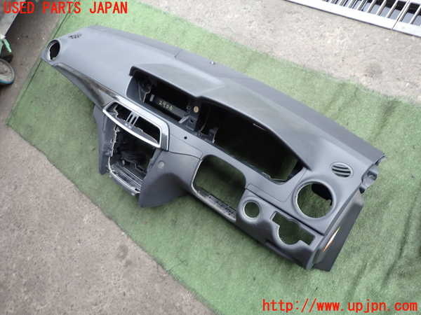 2UPJ-29007505]ベンツ C200 ステーションワゴン(204248)ダッシュボード 中古 S204_m0001.jpg