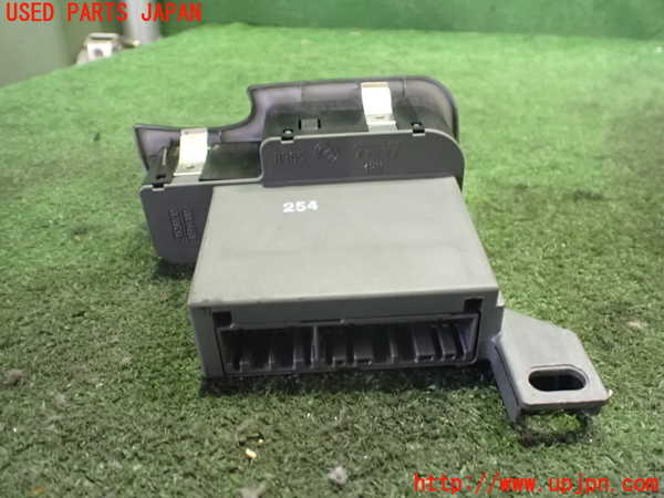 2UPJ-29016240]アルファロメオ・147 GTA(937AXL)右前パワーウィンドウスイッチ 中古_m0002.jpg