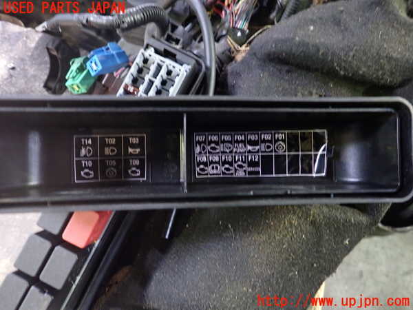 2UPJ-29016742]アルファロメオ・147 GTA(937AXL)ヒューズボックス2 中古_m0002.jpg