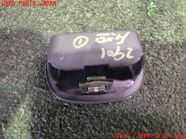 2UPJ-29017821]アルファロメオ・147 GTA(937AXL)灰皿1 中古_m0003.jpg