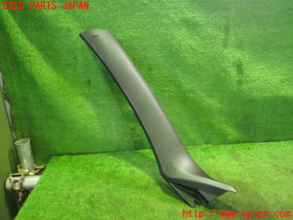 2UPJ-29017660]アルファロメオ・147 GTA(937AXL)左フロントピラートリム 中古_m0001.jpg
