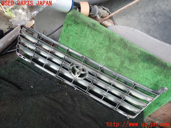 1UPJ-29021050]ランクルプラド(KDJ95W)ラジエターグリル 中古_m0002.jpg