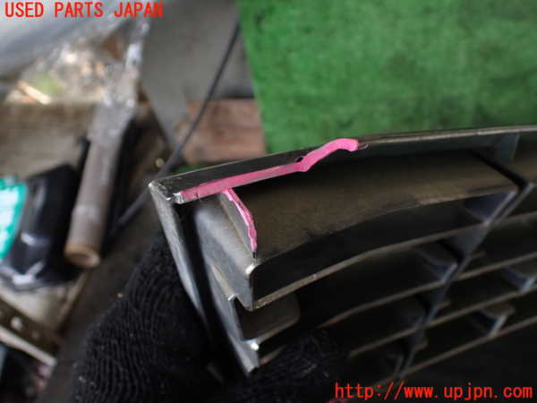 1UPJ-29021050]ランクルプラド(KDJ95W)ラジエターグリル 中古_m0003.jpg