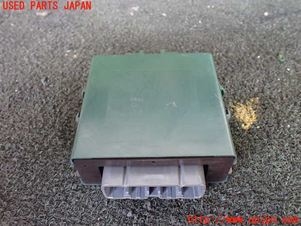1UPJ-29026146]ランクルプラド(KDJ95W)コンピューター1 (アンテナリレー) 中古_m0003.jpg