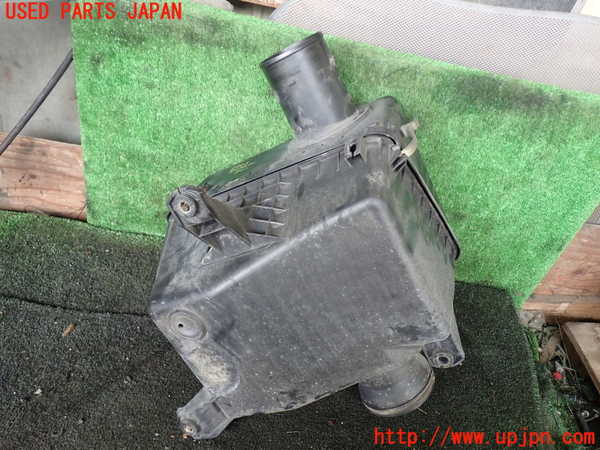 1UPJ-29032560]ランクル100系(UZJ100W)エアクリーナーボックス 中古_m0002.jpg