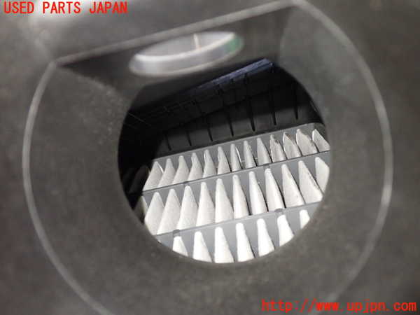 1UPJ-29032560]ランクル100系(UZJ100W)エアクリーナーボックス 中古_m0003.jpg