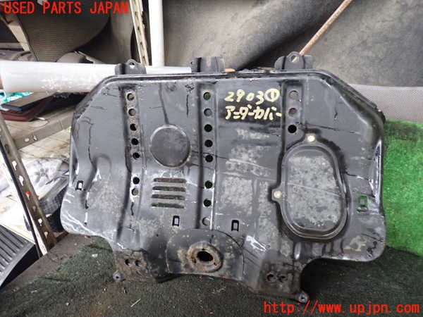 5UPJ-29031721]ランクル100系(UZJ100W)アンダーカバー1 中古_m0001.jpg