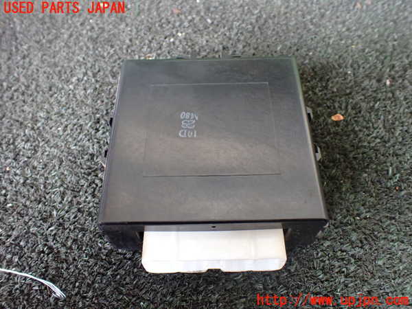 1UPJ-29036147]ランクル100系(UZJ100W)コンピューター2 (アンテナリレー) 中古_m0003.jpg