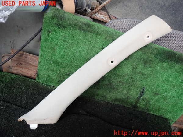 1UPJ-29037655]ランクル100系(UZJ100W)右フロントピラートリム 中古_m0001.jpg