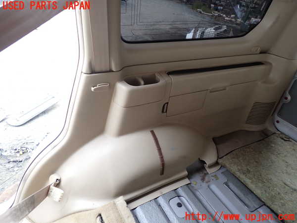 5UPJ-29037675]ランクル100系(UZJ100W)右リアピラートリム 中古_m0003.jpg