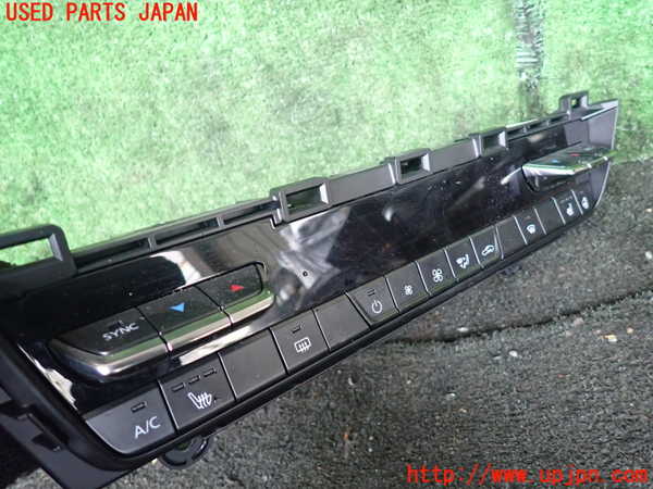 1UPJ-29046066]CX-60(KH3P)エアコンスイッチ1 中古_m0002.jpg