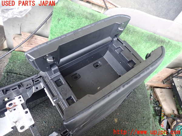 1UPJ-29047540]CX-60(KH3P)センターコンソール 中古_m0002.jpg