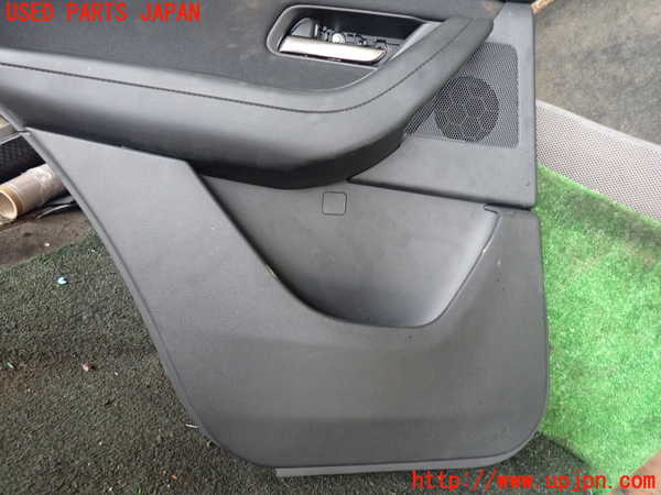1UPJ-29041324]CX-60(KH3P)左後ドア内張り 中古_m0003.jpg