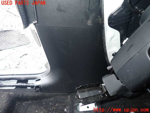 1UPJ-29047670]CX-60(KH3P)左センターピラートリム 中古_m0003.jpg