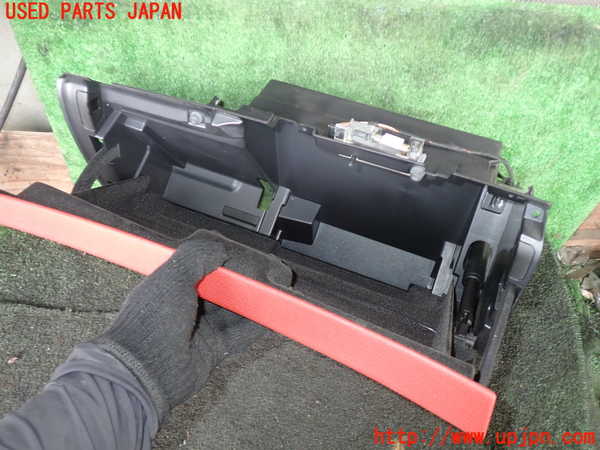 1UPJ-29057516]BMW Z4 E89(LM30)グローブボックス1 中古_m0002.jpg