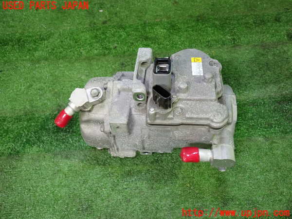 1UPJ-29076025]レクサス・RC300h(AVC10)エアコンコンプレッサー 中古_m0001.jpg