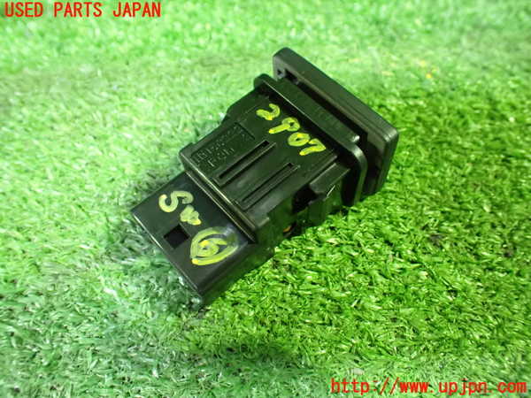 1UPJ-29076311]レクサス・RC300h(AVC10)スイッチ6(車両接近警告音OFF) 中古_m0002.jpg