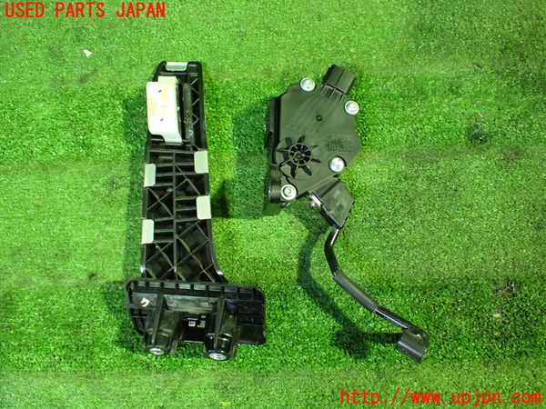1UPJ-29076381]レクサス・RC300h(AVC10)センサー1(アクセルペダル) 中古_m0002.jpg