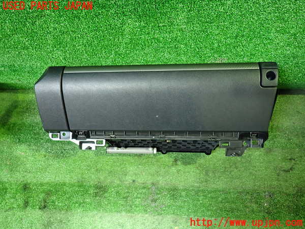 5UPJ-29077516]レクサス・RC300h(AVC10)グローブボックス1 中古_m0001.jpg