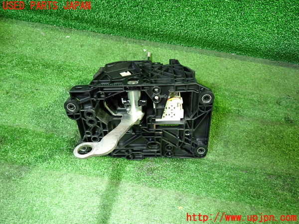 1UPJ-29077555]レクサス・RC300h(AVC10)ATシフトレバー 中古_m0003.jpg