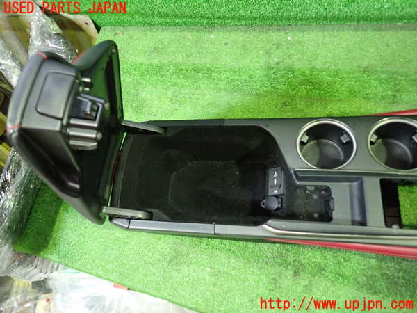 1UPJ-29077540]レクサス・RC300h(AVC10)センターコンソール 中古_m0002.jpg