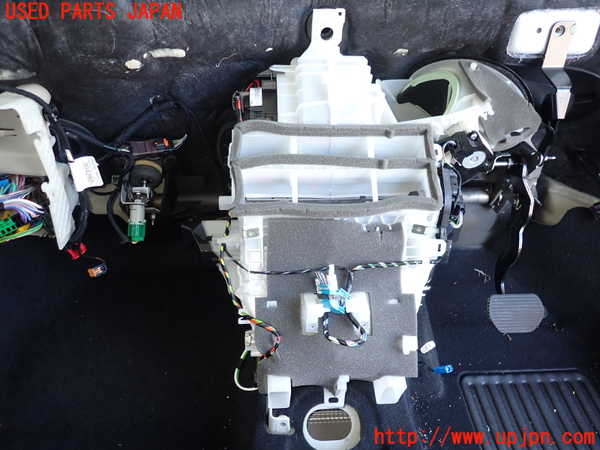 2UPJ-29116081]シトロエン・C3(B6HN05)エバポレーター1 中古_m0001.jpg