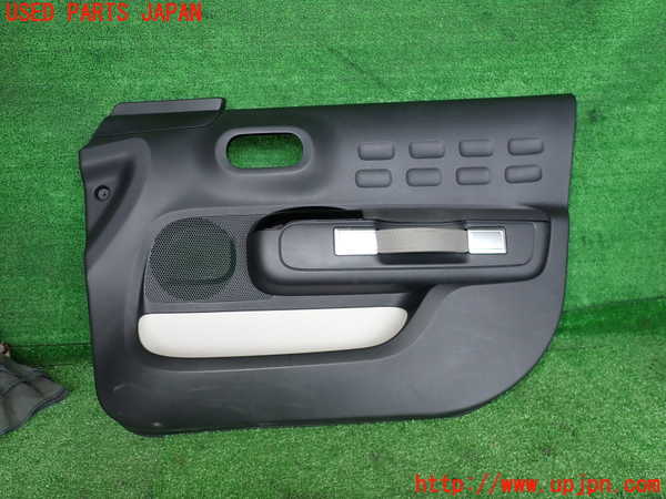2UPJ-29111234]シトロエン・C3(B6HN05)右前ドア内張り 中古_m0001.jpg