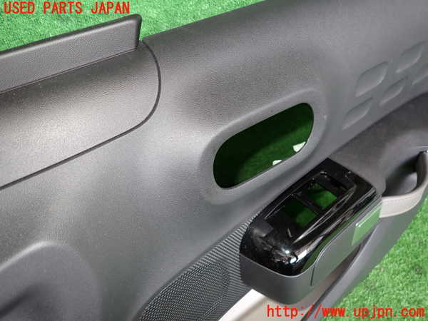 2UPJ-29111234]シトロエン・C3(B6HN05)右前ドア内張り 中古_m0002.jpg