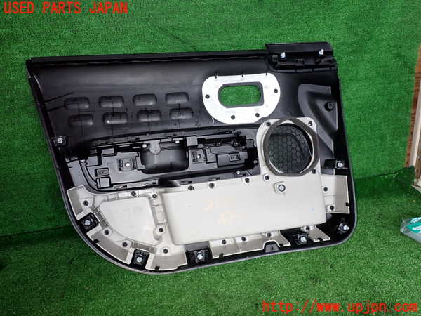 2UPJ-29111234]シトロエン・C3(B6HN05)右前ドア内張り 中古_m0003.jpg