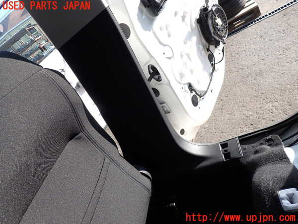 2UPJ-29117665]シトロエン・C3(B6HN05)右センターピラートリム 中古_m0003.jpg