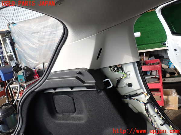 2UPJ-29117680]シトロエン・C3(B6HN05)左リアピラートリム 中古_m0002.jpg