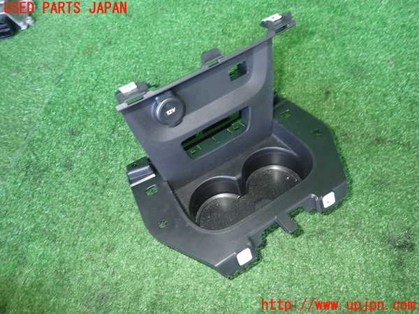 2UPJ-29117810]シトロエン・C3(B6HN05)ドリンクホルダー 中古_m0001.jpg