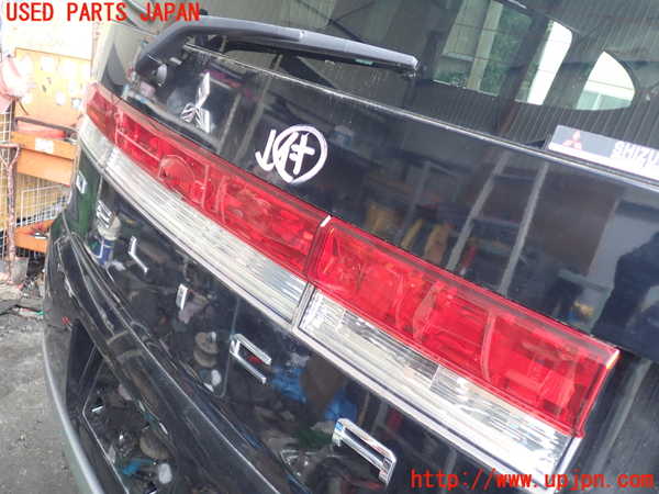 5UPJ-29121566]デリカD：5(CV2W)バックドア リアゲート ハッチ 中古 NSG M31Q8 43R-005844_m0002.jpg