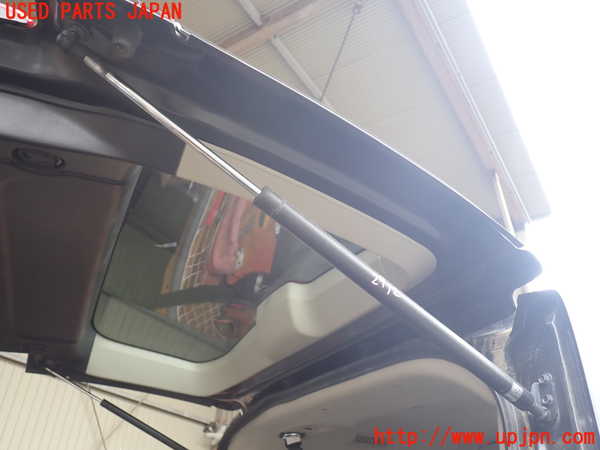 5UPJ-29121584]デリカD：5(CV2W)リアゲートダンパー 中古_m0001.jpg