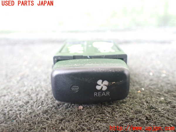 1UPJ-29126310]デリカD：5(CV2W)スイッチ5(リア空調) 中古_m0001.jpg