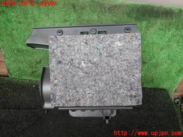 5UPJ-29127841]デリカD：5(CV2W)小物入れ1 中古_m0003.jpg