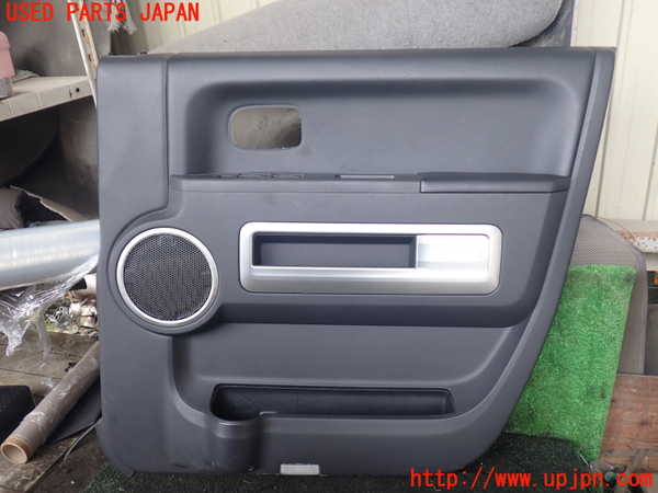 5UPJ-29121234]デリカD：5(CV2W)右前ドア内張り 中古_m0001.jpg