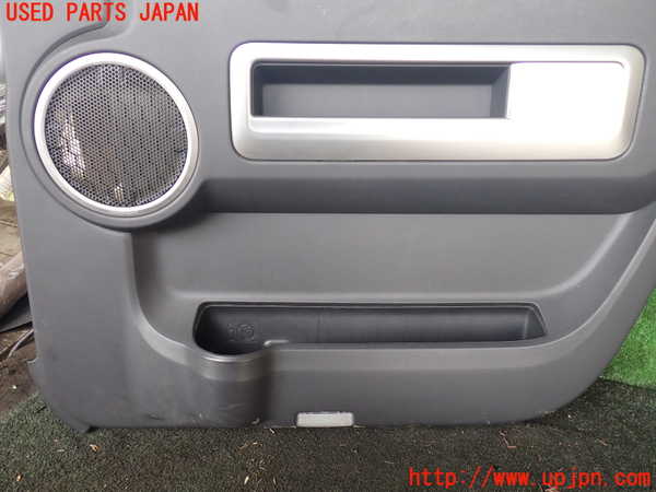 5UPJ-29121234]デリカD：5(CV2W)右前ドア内張り 中古_m0003.jpg