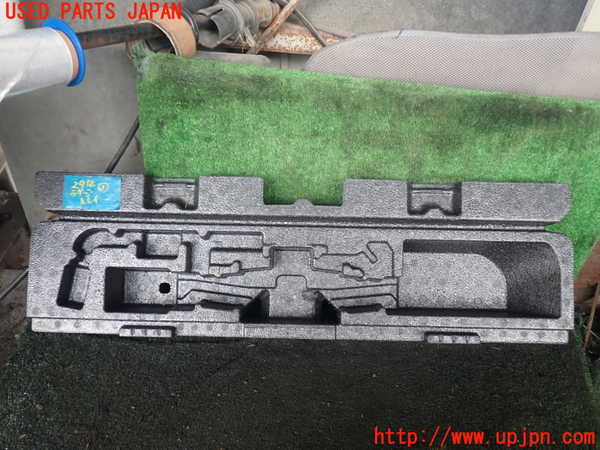 1UPJ-29127771]デリカD：5(CV2W)ラゲッジトレイ1 中古_m0001.jpg