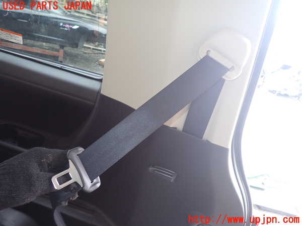5UPJ-29127245]デリカD：5(CV2W)右3列目シートベルト 中古_m0001.jpg