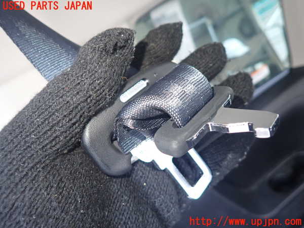 5UPJ-29127215]デリカD：5(CV2W)3列目シートベルト 中古_m0002.jpg