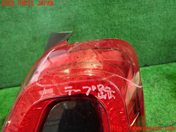 1UPJ-29131530]アバルト・695(不明)右テールランプ 中古_m0002.jpg