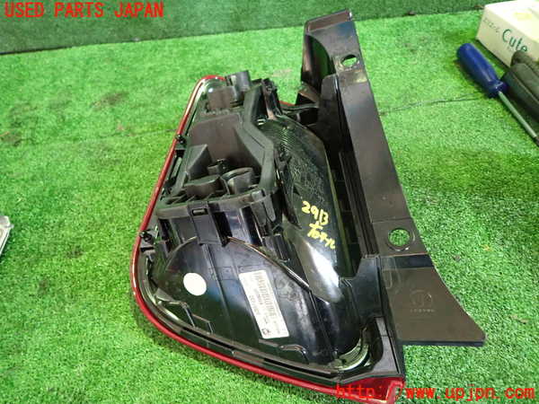 1UPJ-29131530]アバルト・695(不明)右テールランプ 中古_m0004.jpg