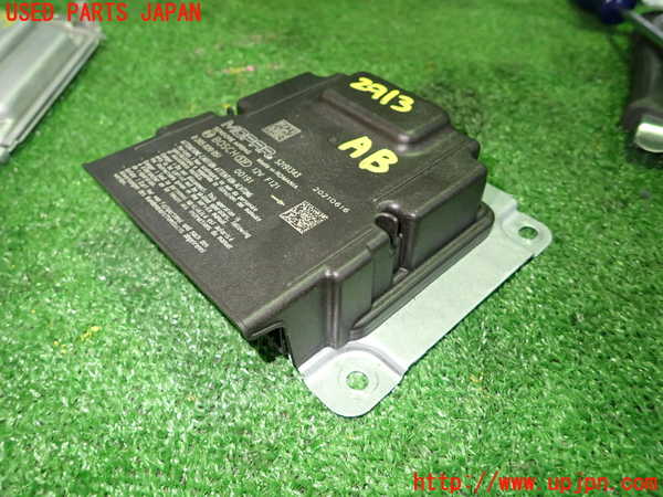 1UPJ-29136145]アバルト・695(不明)エアバッグコンピューター 【展開済 ジャンク】_m0001.jpg
